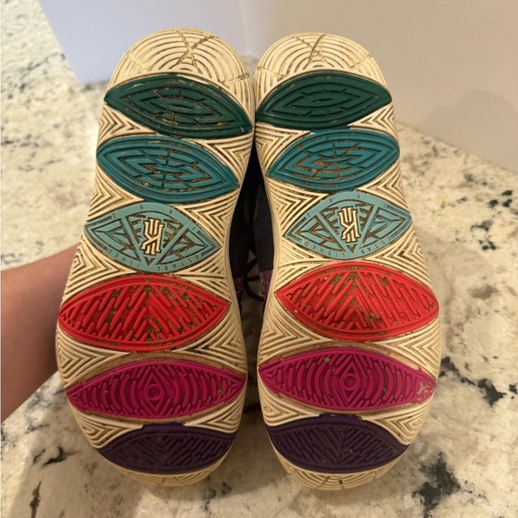 2018 Nike Kyrie 5 Multi-Color - Picture 7 of 9